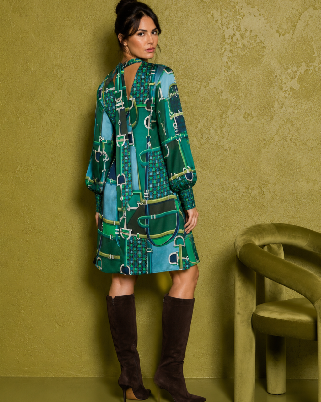 ANNA’S Kleid mit Schluppendetail & Equestrian-Print in Smaragdgrün