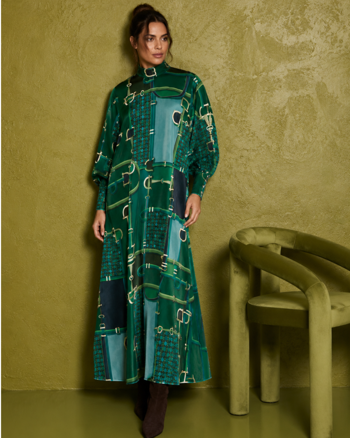 Maxikleid „Horsebit Emerald“ Fließendes Kleid mit Stehkragen