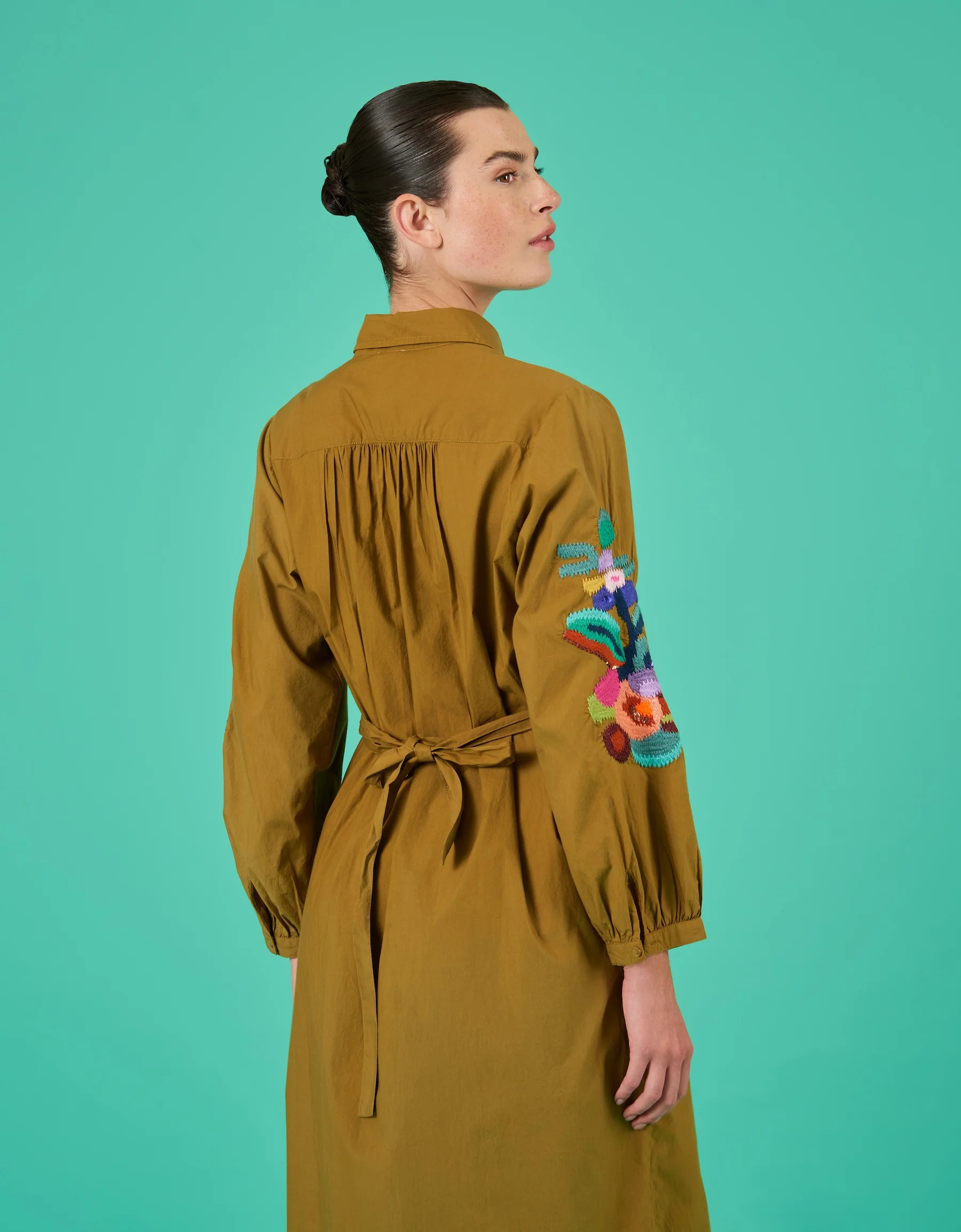 Embroidery Hemdblusenkleid oliv Midi-Länge