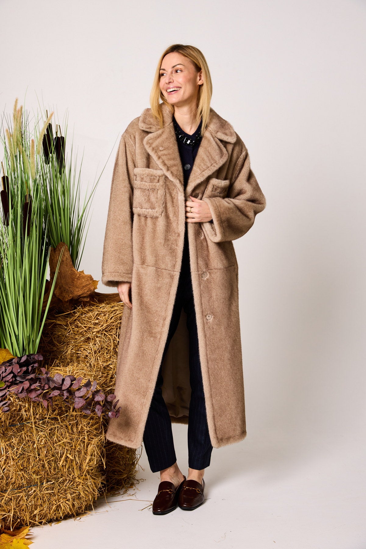 Oversize WEBPELZMANTEL in 2 Farben