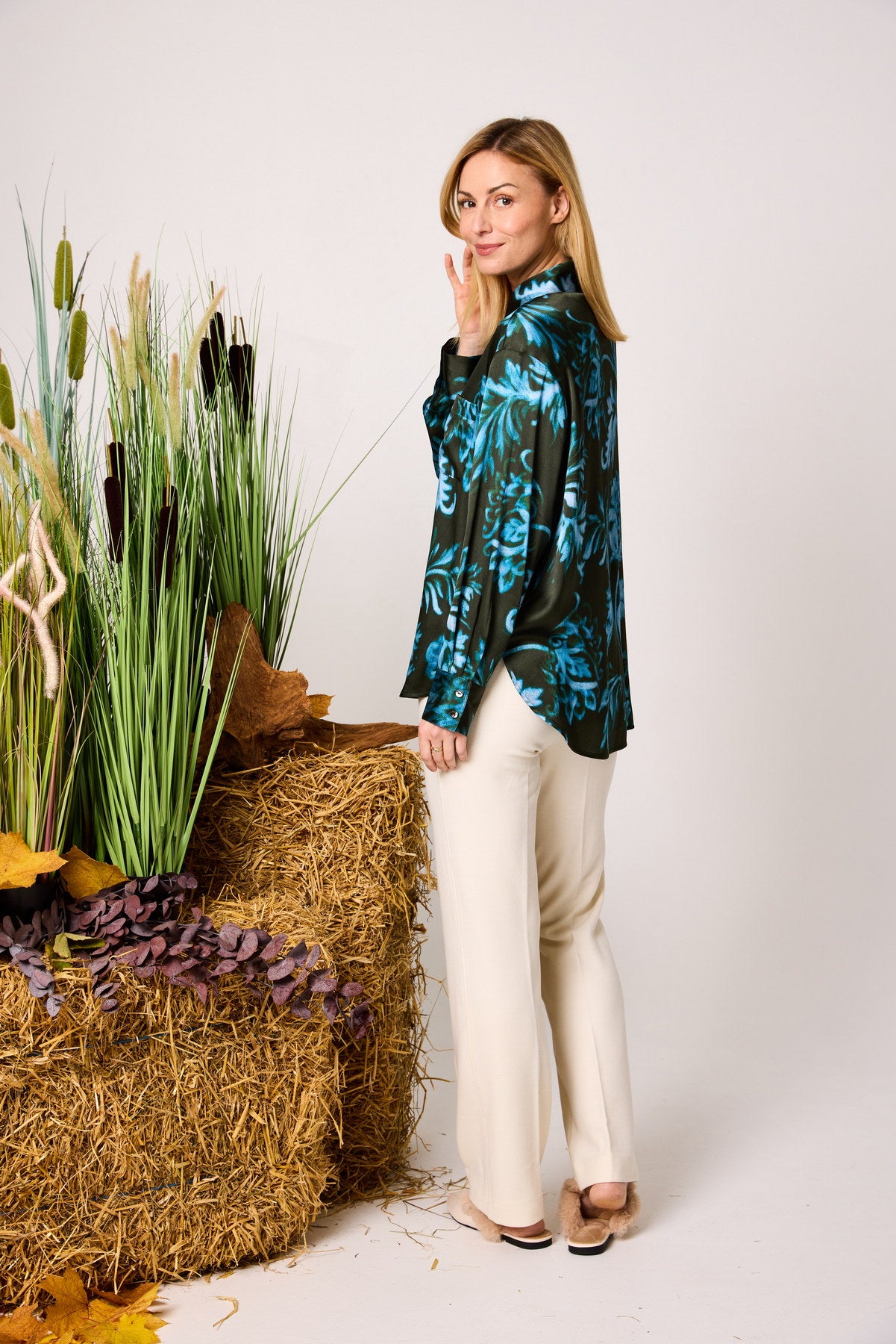 Seiden-Oversizebluse FLORAL oliv-petrol