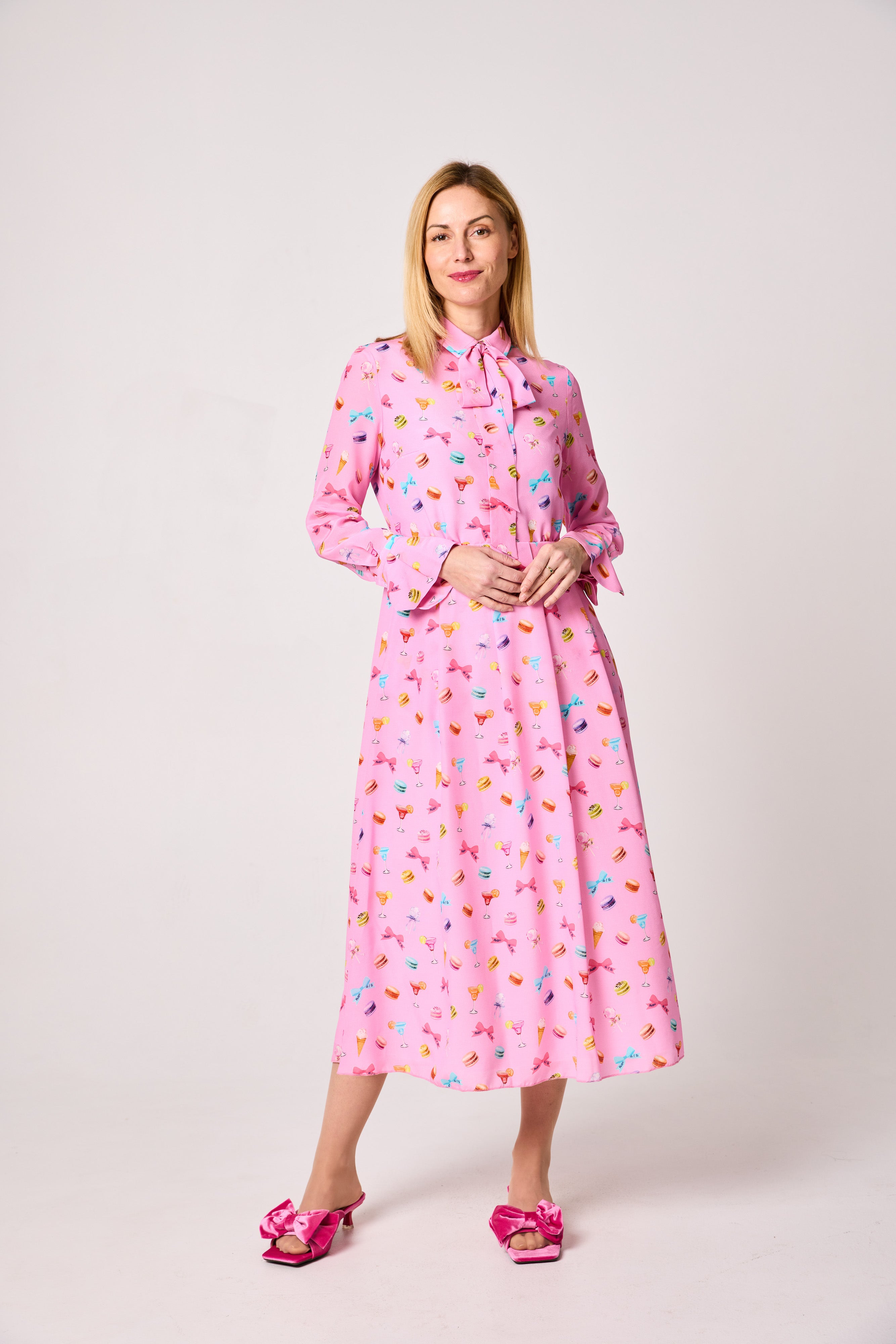 Seidenkleid LEILA mit Schluppe Macarons-Print