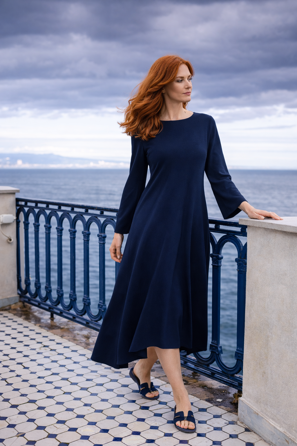 Elegantes Maxikleid mit Cape-Ärmeln in 3 Farben