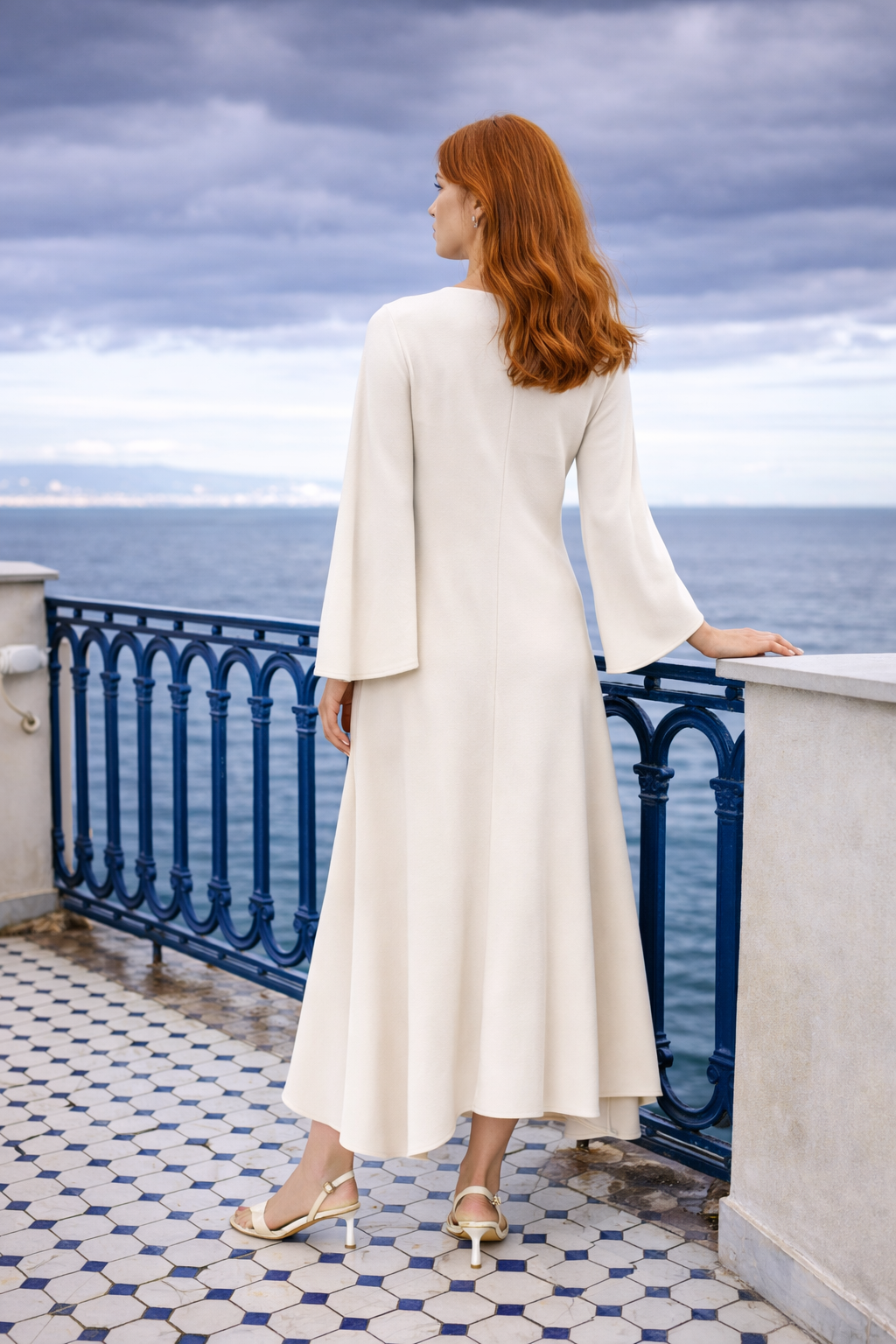 Elegantes Maxikleid mit Cape-Ärmeln in 3 Farben