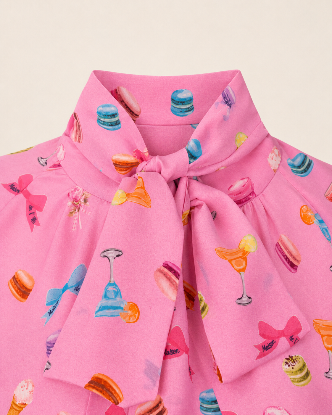Schluppenbluse mit Macarons-Print DORA