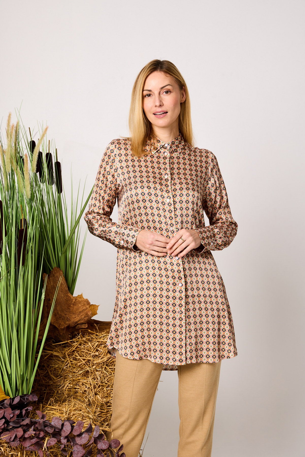 Seidentunika grafisches Muster