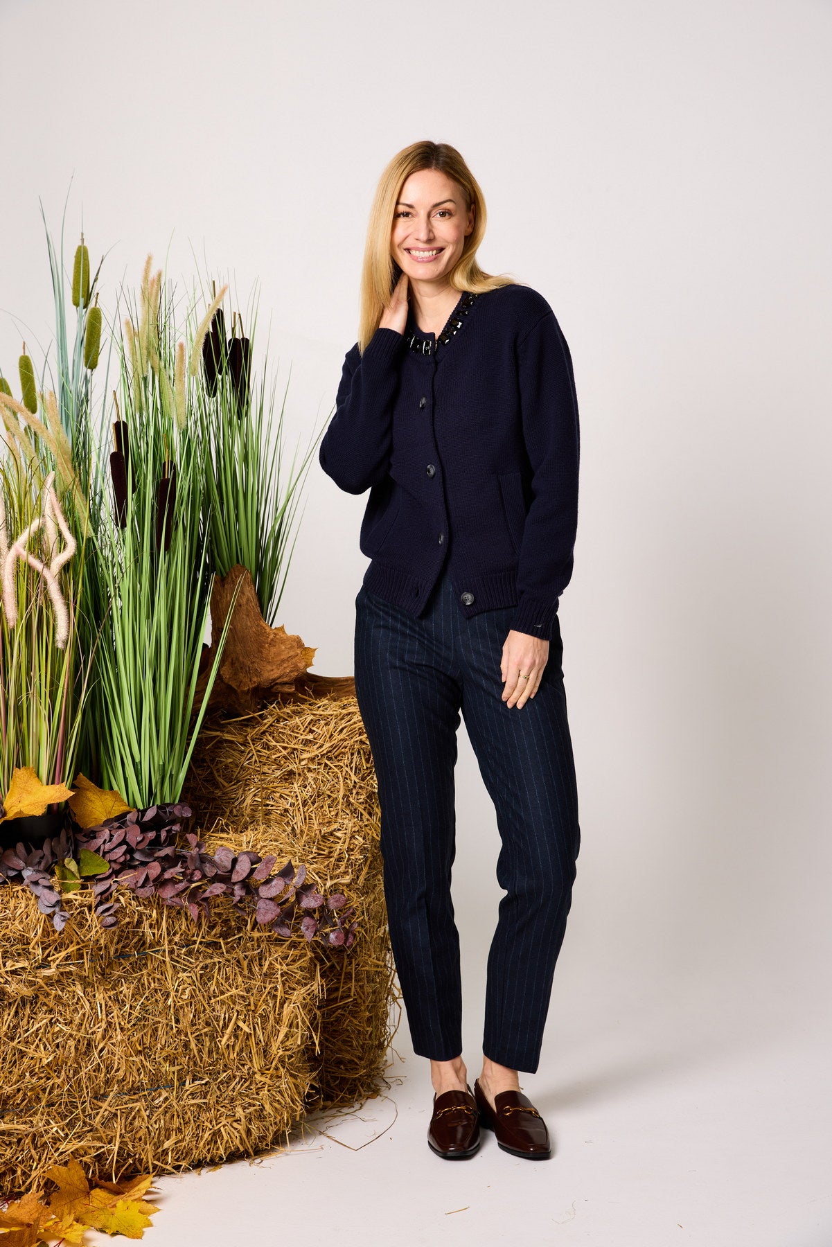 Rundhals-Cardigan mit STRASS