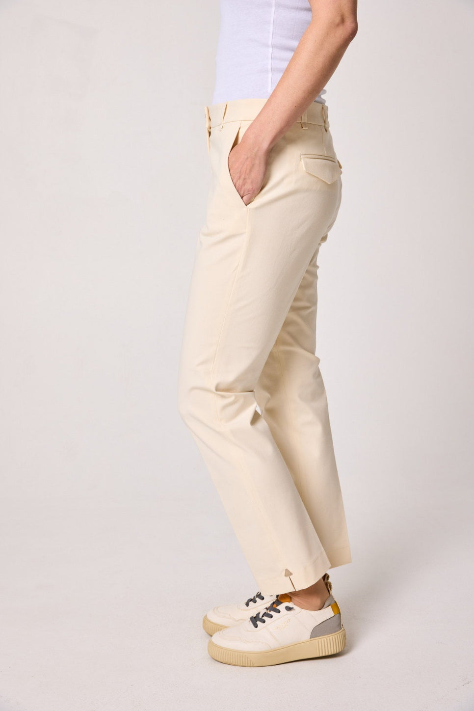 7/8-Hose Filipa aus elastischer Baumwolle mit Pattentaschen Vanille